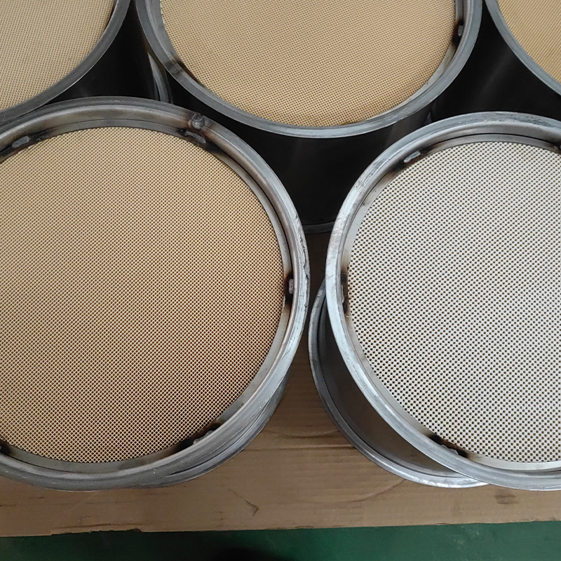 عنصر کاتالیزور فیلتر ذرات دیزل (DPF).